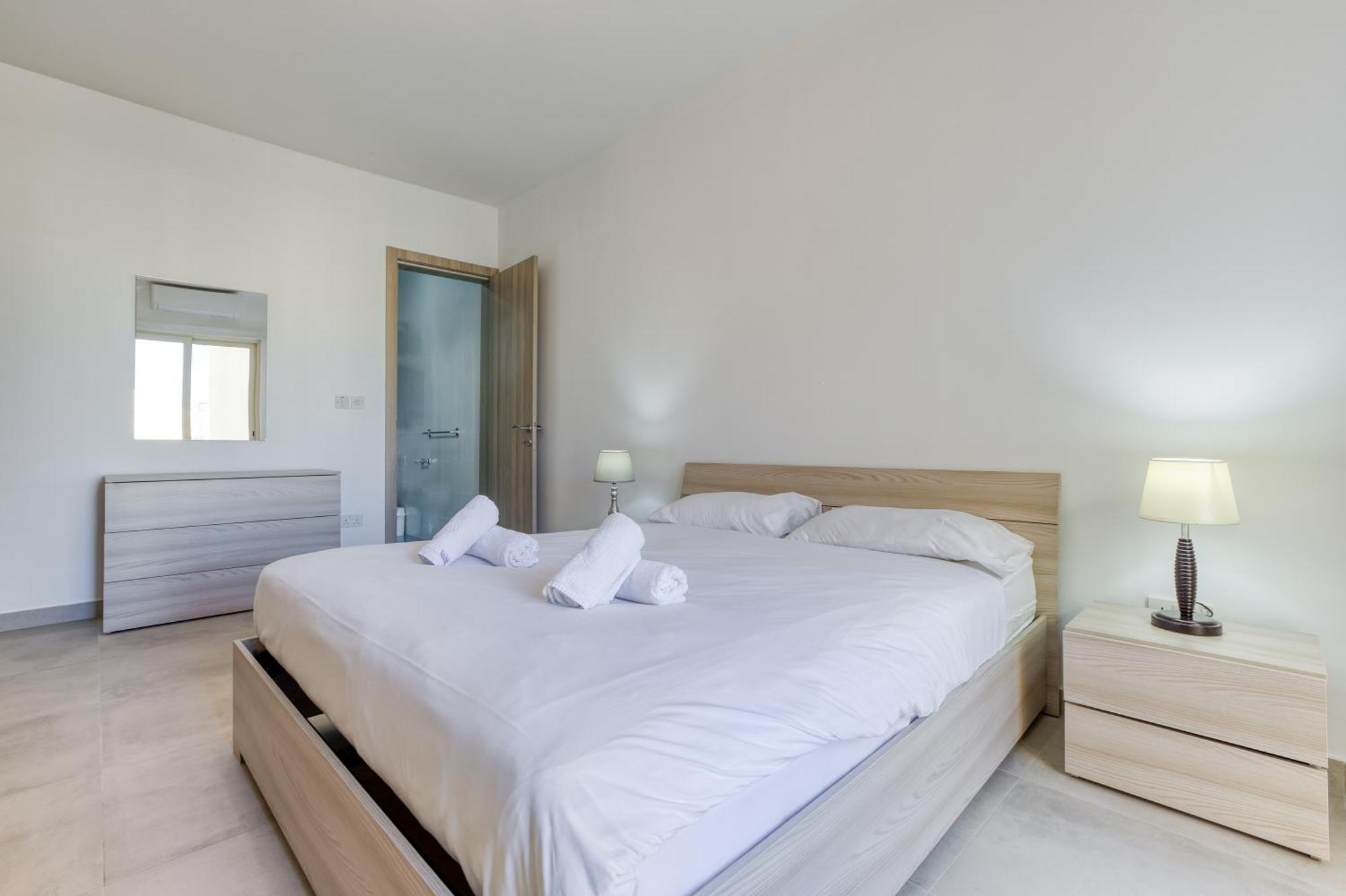 Seafront Sliema Apartment With Balcony & Sea Views By Jl Exteriör bild