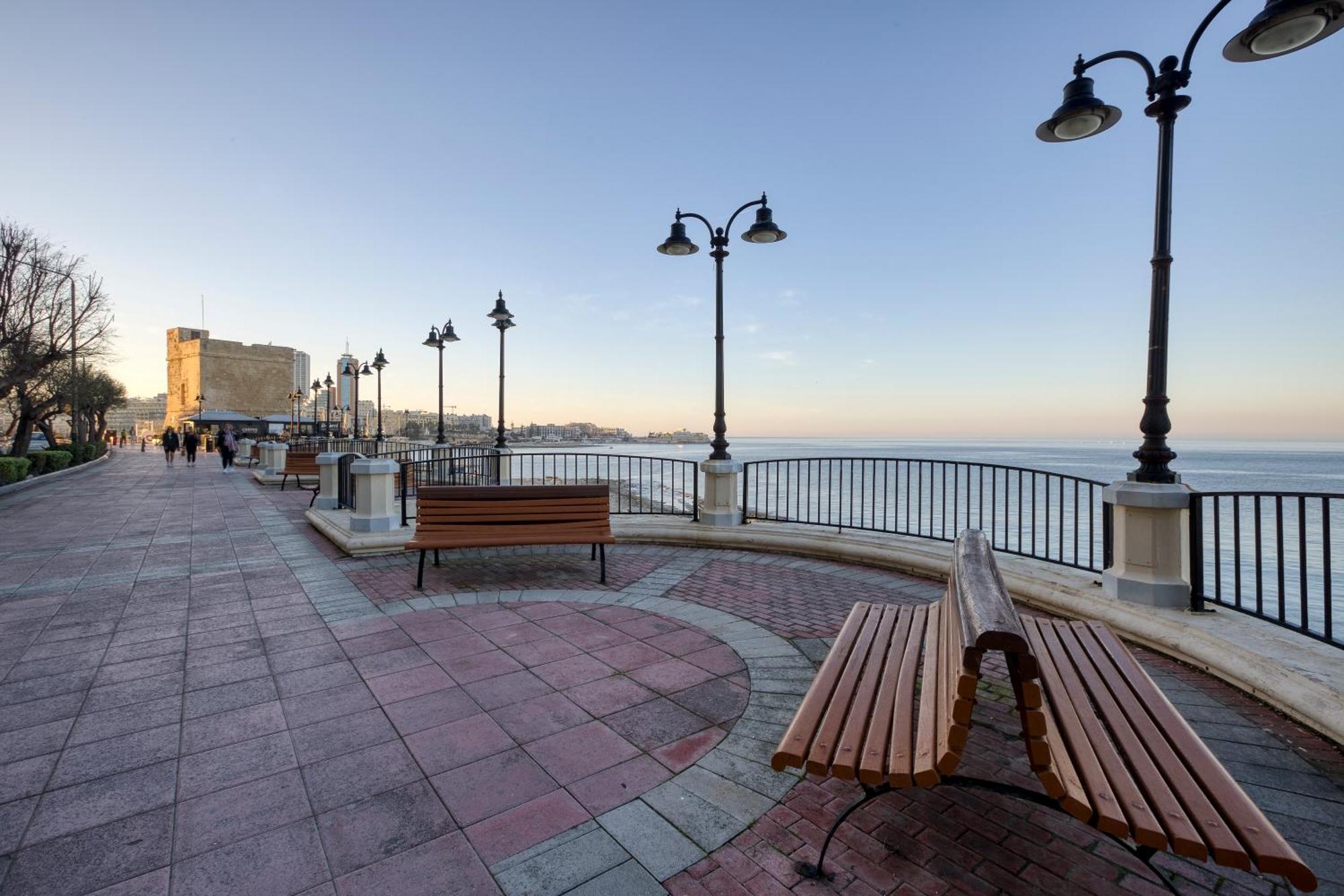 Seafront Sliema Apartment With Balcony & Sea Views By Jl Exteriör bild